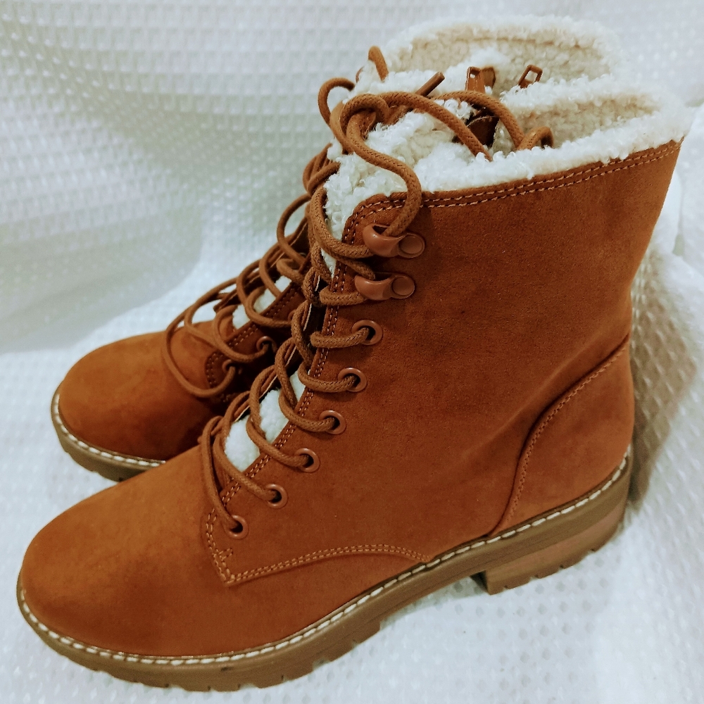 Tessie Sherpa hiking boots